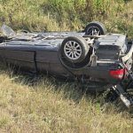 Un biciclist a reusit sa rastoarne un autoturism intr un sant pe centura Radautiului Soferul si pasagerul in varsta de 18 si 21 de ani au fost transportati la spital cu rani