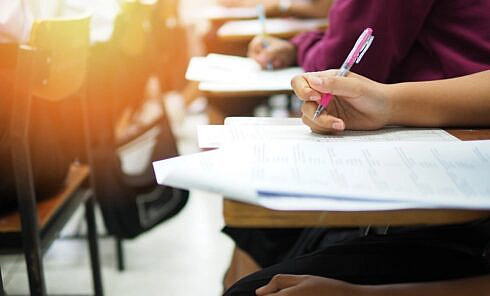 Un candidat eliminat iar 64 de absenti la proba de Limba si literatura romana a Examenului de Bacalaureat sesiunea de toamna
