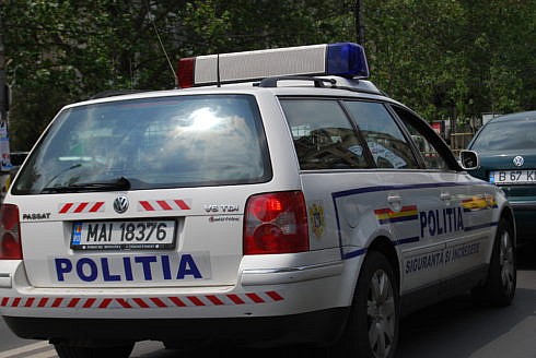 Un disporean care a condus baut un BMW cu numere de Anglia prin Suceava a alertat politia