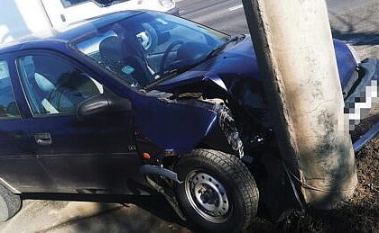 Un tanar de 18 ani din Marginea a ramas fara permisul de conducere eliberat de autoritatiile britanice dupa ce a condus baut si a intrat intr un stalp de electricitate