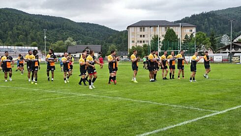 Vicepresedintele CJ Stelian Simerea in tribune la meciul de rugby dintre Gura Humorului si Steaua Cand am timp vin cu placere la meciurile de acasa si ma bucur sa vad cata pasiune exista in jurul acestei echipe