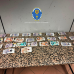 aproximativ 36000 de lire sterline gasite la doi cetateni romani pe aeroportul otopeni