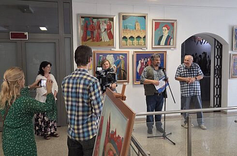 arta contemporana a fost celebrata astazi la suceava expozitia valentin sava pictura a fost vernisata la muzeul de istorie foto