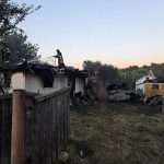 jocul copiilor cu focul a provocat un incendiu devastator care a distrus doua gospodarii in calinesti cuparencu patru persoane au necesitat asistenta medicala foto