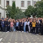 260 de elevi din Vatra Dornei au adunat 347 de saci cu deșeuri în campania Let's Do It