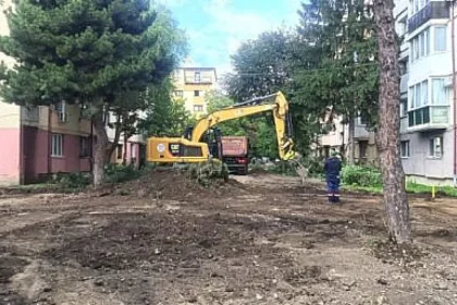 Amenajare parcării pe strada Narciselor din Suceava pentru Vișinilor