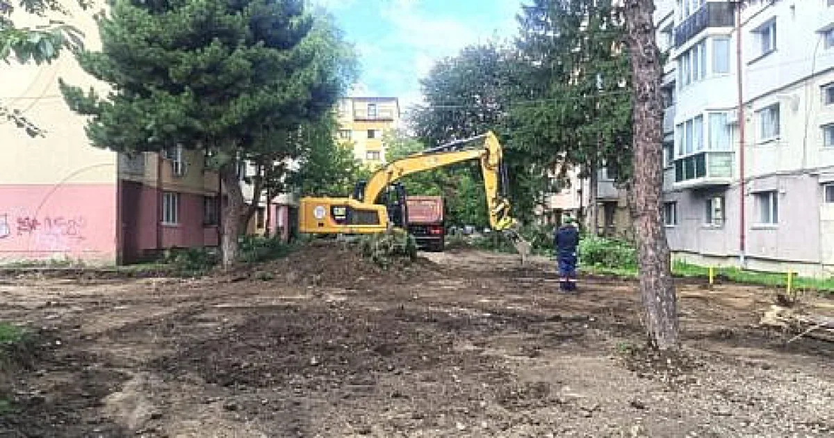 Amenajare parcării pe strada Narciselor din Suceava pentru Vișinilor