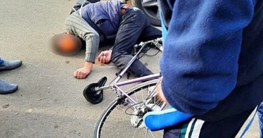 Bărbat cu alcoolemie de 1,35 mg/l, spitalizat după ce a căzut de pe bicicletă