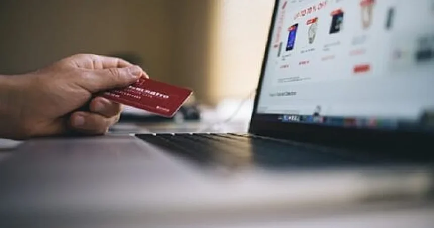 Bărbat păcălit pe OLX cu 480 de lei când încerca să vândă o pereche de căști