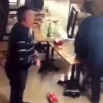 Bătuți în fața unui bar din Suceava pentru că s-au uitat „provocator” la agresori