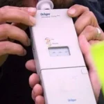 Beat mangă, prins în trafic conducând un scuter neînmatriculat fără permis