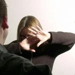 Certă pe banii familiei, bărbatul trimis 5 zile la surghiun de soție