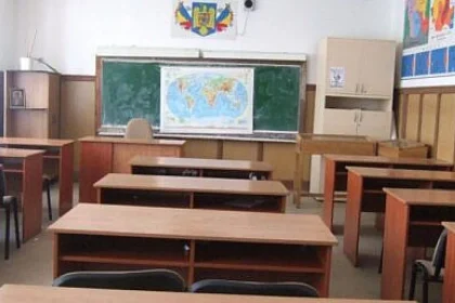 Cursuri suspendate de dronă în școlile din Solca, Arbore, Botoșana și Cacica până la 10:00