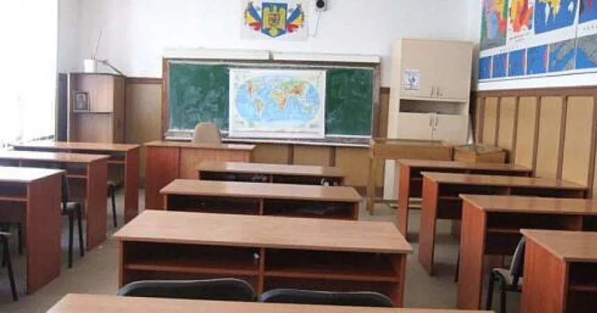 Cursuri suspendate de dronă în școlile din Solca, Arbore, Botoșana și Cacica până la 10:00