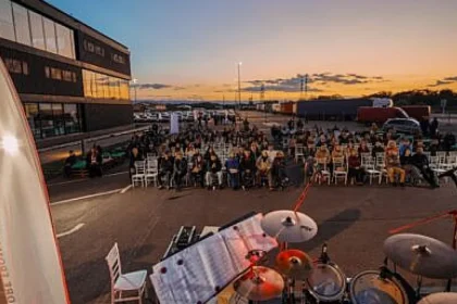 EGGER a găzduit la Rădăuți concertul ParKin’Jazz, cu peste 250 de participanți