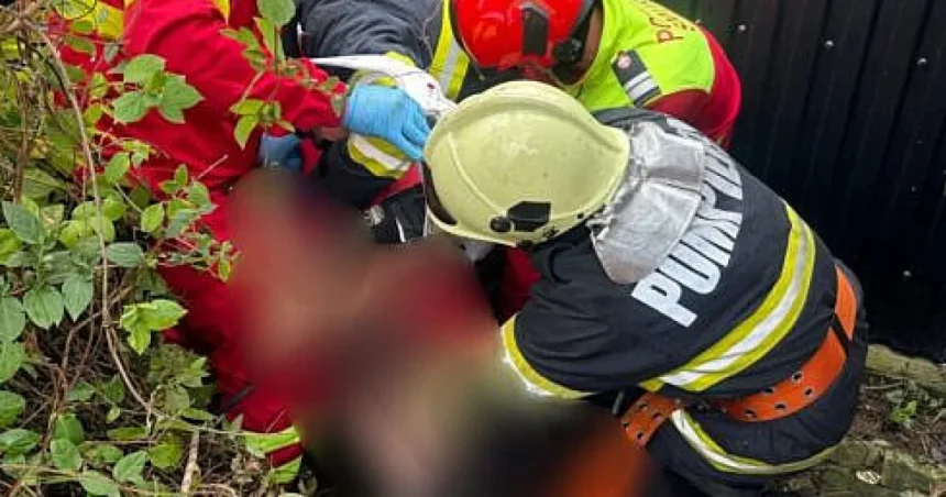 Femeie de 62 de ani, salvată dintr-o fântână de 10 metri, voia să se sinucidă