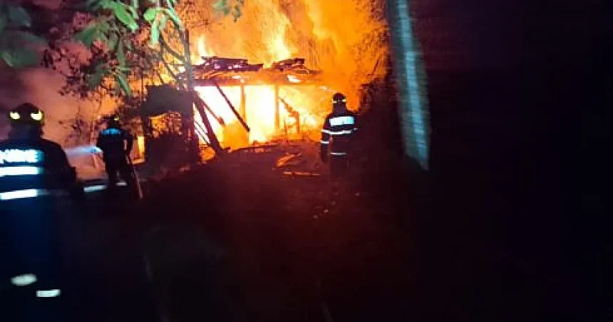 Incendiu provocat intenționat la o locuință din Fălticeni (foto)