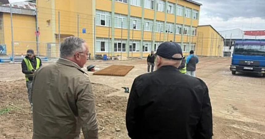 Lucrări susținute pentru teren sportiv modern și loc de joacă nou
