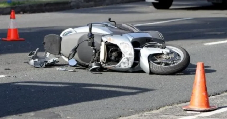 Mopedist mort în Poiana Mărului, după ciocnire cu o autoutilitară