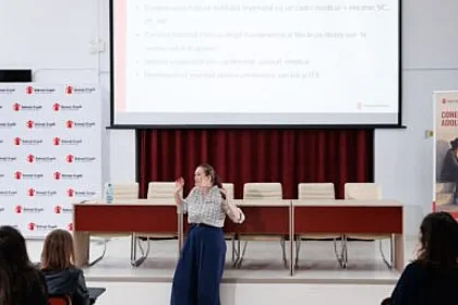 Salvați Copiii România lansează sesiuni „Conectat cu adolescentul meu”
