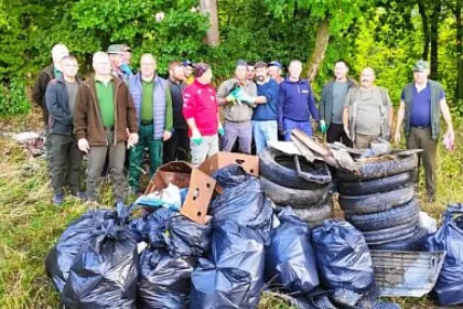 Silvicultori și voluntari suceveni au strâns 13 tone de deșeuri la Ziua Curățeniei