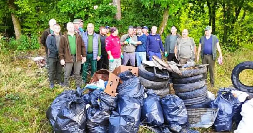 Silvicultori și voluntari suceveni au strâns 13 tone de deșeuri la Ziua Curățeniei