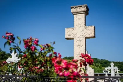 Slujbă de înmormântare pentru părintele Gheorghe Loghinoaia (1949-2026)