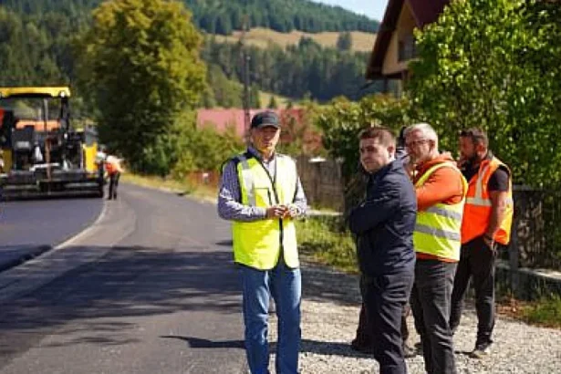 Șoldan: 10 din 17 kilometri ai DJ 176 sunt asfaltați, restul gata săptămâna viitoare