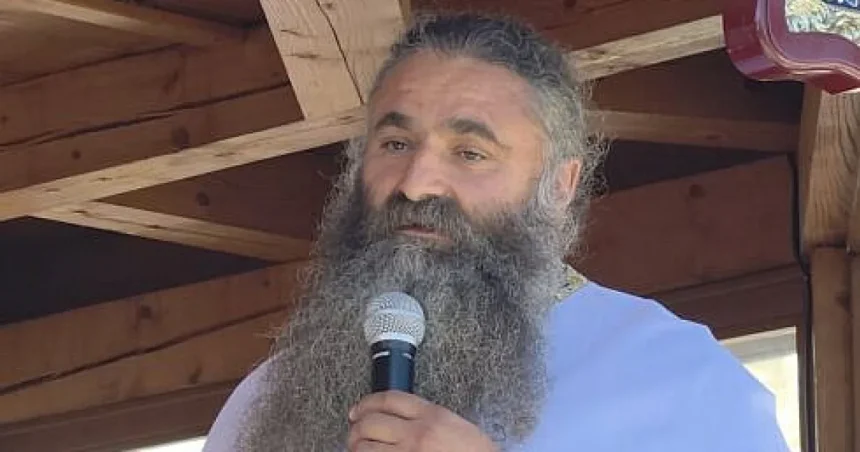 Starețul sucevean, revoltat de conducători: „Cum ajung astfel de oameni în fruntea țării?”