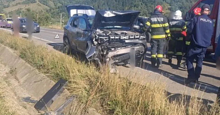 Trei persoane rănite grav într-un accident la Câmpulung Moldovenesc