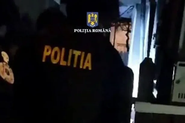 Ucrainean băut la volan, încătușat după ce a sărit la bătaie la polițiști