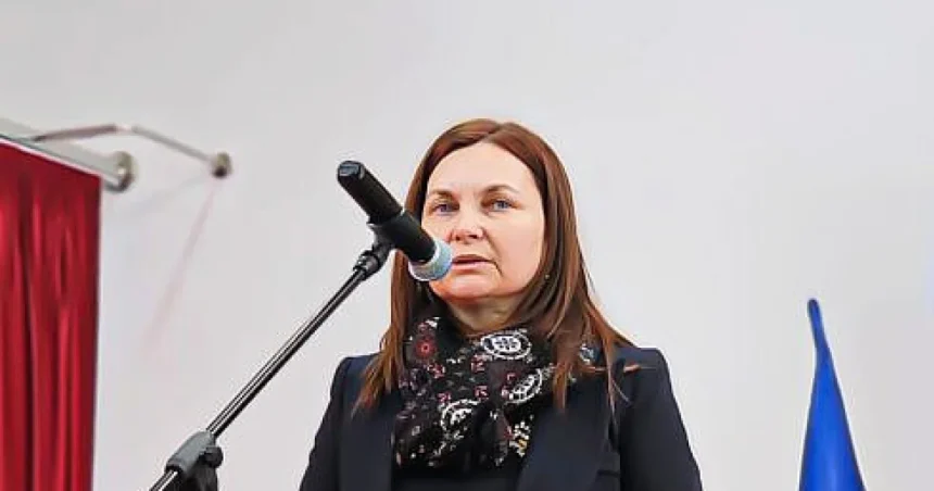 Veronica Grosu îi cere lui Bolojan să oprească înghețarea salariilor și pensiilor