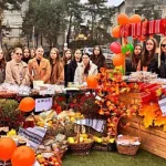 600 de elevi din Rădăuți au participat la târgul „Culorile toamnei la Hurmuzachi”