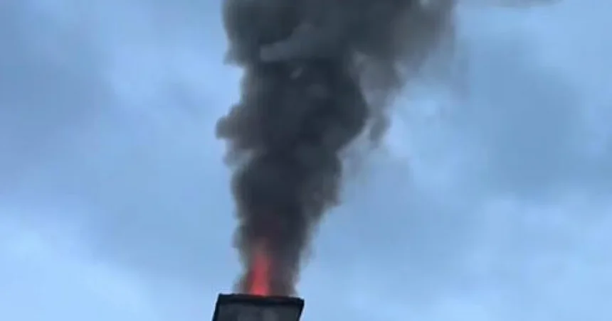 A aprins boilerul de la baie și a izbucnit un incendiu care i-a cuprins casa