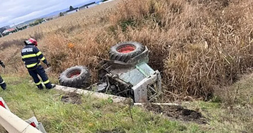 Bărbat rănit după ce s-a răsturnat cu tractorul pe centura Rădăuți