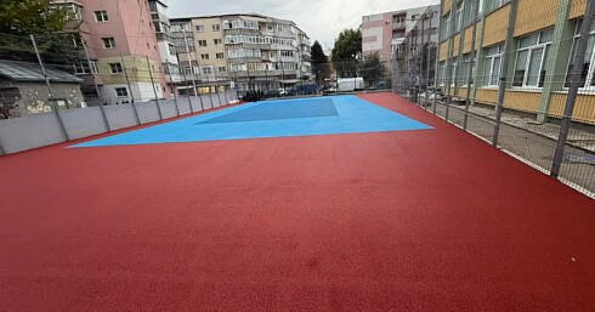 Baza sportivă de la Colegiul „Mihai Eminescu” Suceava prinde viață