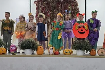 Carnavalul Toamnei a umplut de culoare și veselie Școala Băișești (FOTO)