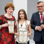 Consiliul Județean a premiat 800 de elevi olimpici și profesorii lor
