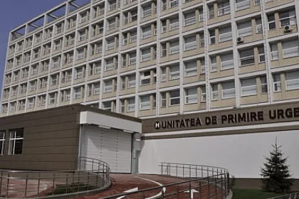 Copil de 4 ani din Liteni, ars pe plită, tratat acasă două săptămâni