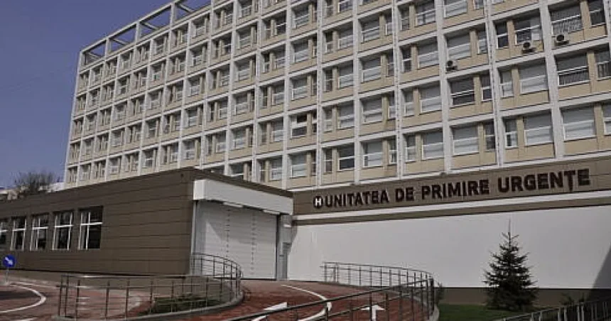 Copil de 4 ani din Liteni, ars pe plită, tratat acasă două săptămâni