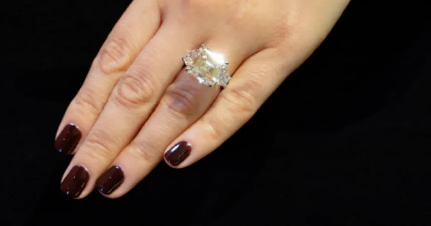 Diamant de peste 9 carate, scos la licitație de la 50.000 de euro