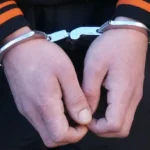 Doi bărbați din Suceava, arestați pentru șantaj și tâlhărie calificată