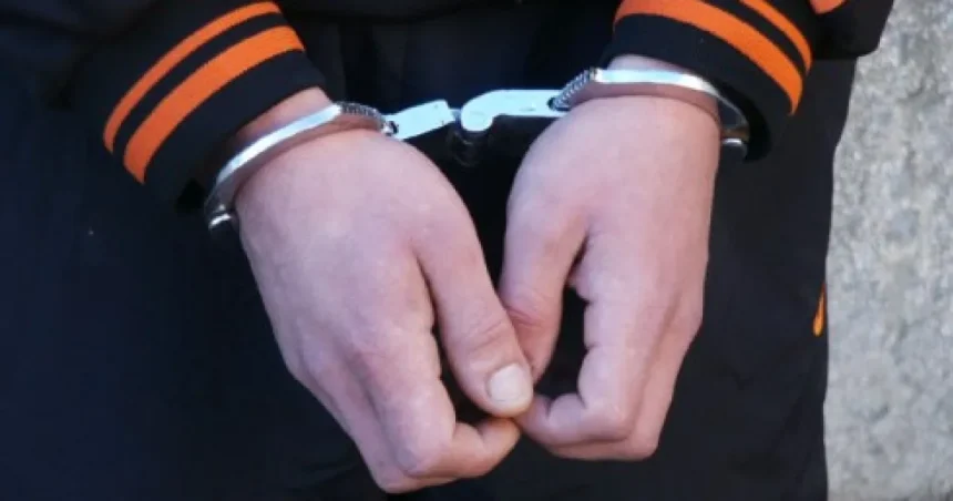 Doi bărbați din Suceava, arestați pentru șantaj și tâlhărie calificată