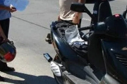Dosar penal pentru un bărbat din Merești prins băut la volanul unui moped, fără permis