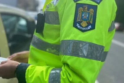 Dosar penal pentru un rădăuțean de 24 de ani prins la volan cu permisul suspendat