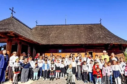 Elevi și profesori suceveni au celebrat Ziua Mondială a Educației la Sfânta Liturghie