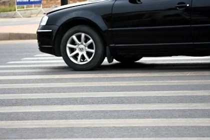Fată de 16 ani accidentată pe trecerea de pietoni din Bădeuți de un șofer de 73 de ani