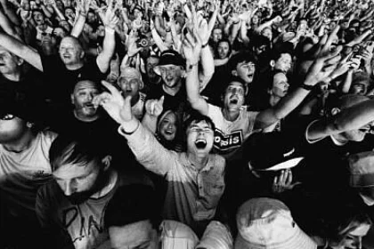 Filmul „Oasis: Don’t Look Back In Anger” poate fi urmărit acum pe Disney+