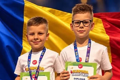 Frații Simota din Rădăuți, de 8 și 6 ani, câștigă premii la matematică