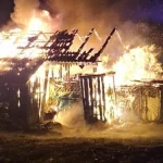 Incendiu de amploare la un adăpost de animale dintr-o gospodărie din Zaharești, Stroiești